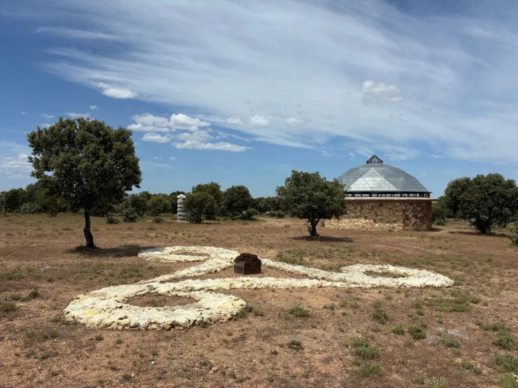 Foto 2 - Un trisquel gigante de lana reivindicará la transhumancia en Oncala
